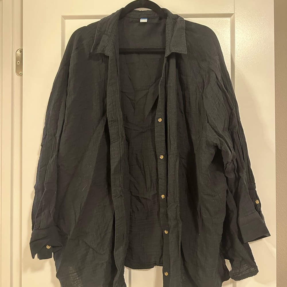 Women’s Button-Up Shirt